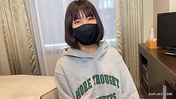 Em Gái Châu Á Mút Cặc đê Mê Trong Phòng Ngủ